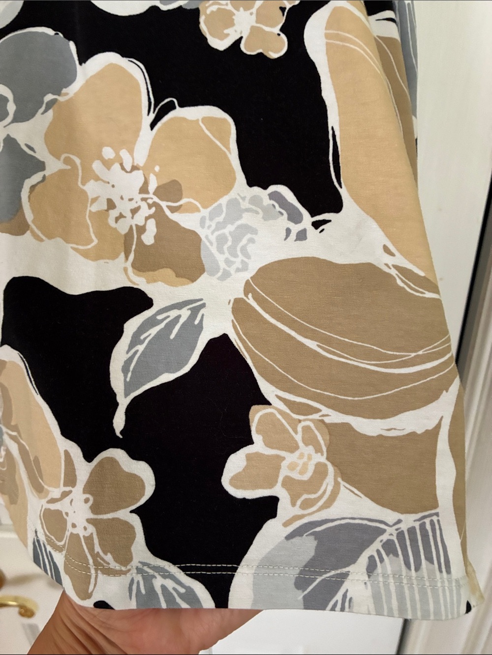 Alfred Dunner Black Floral Short-Sleeve Top. Size S. - Picture 4 of 8